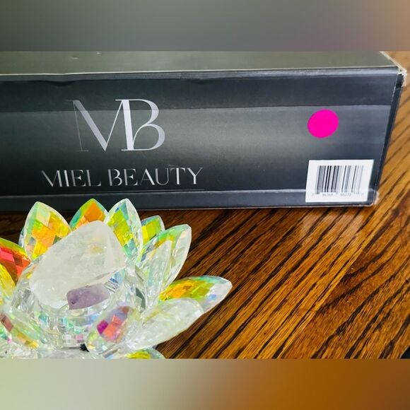 Hair straightener Miel Beauty NWT $150 MSRP Temp control. Lavender - Picture 2 of 3